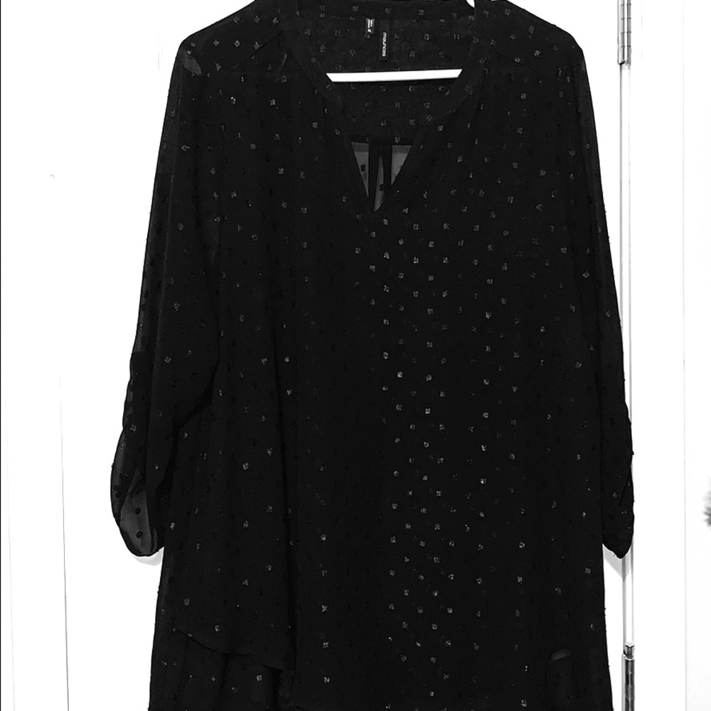 Patterned v-neck button side blouse